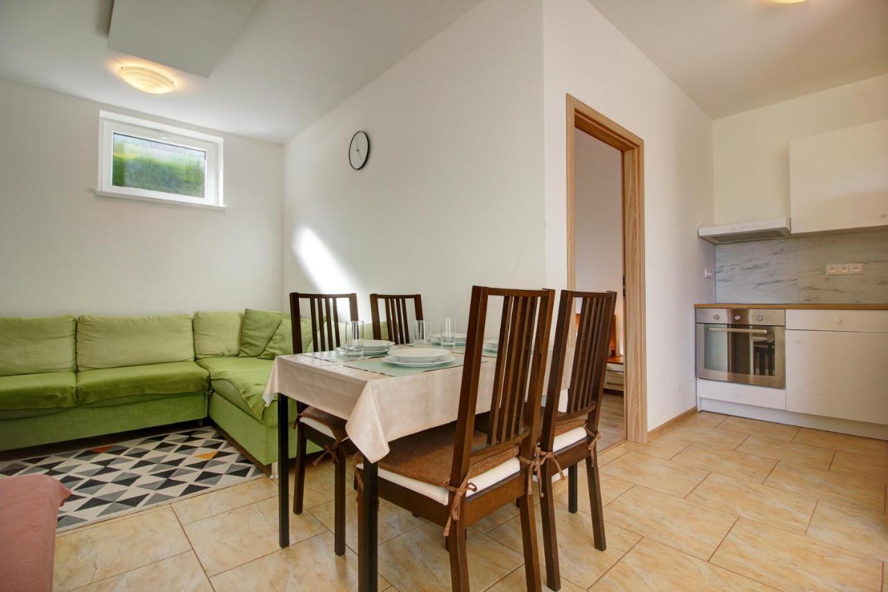 Apartments Novy Zivot エクステリア 写真